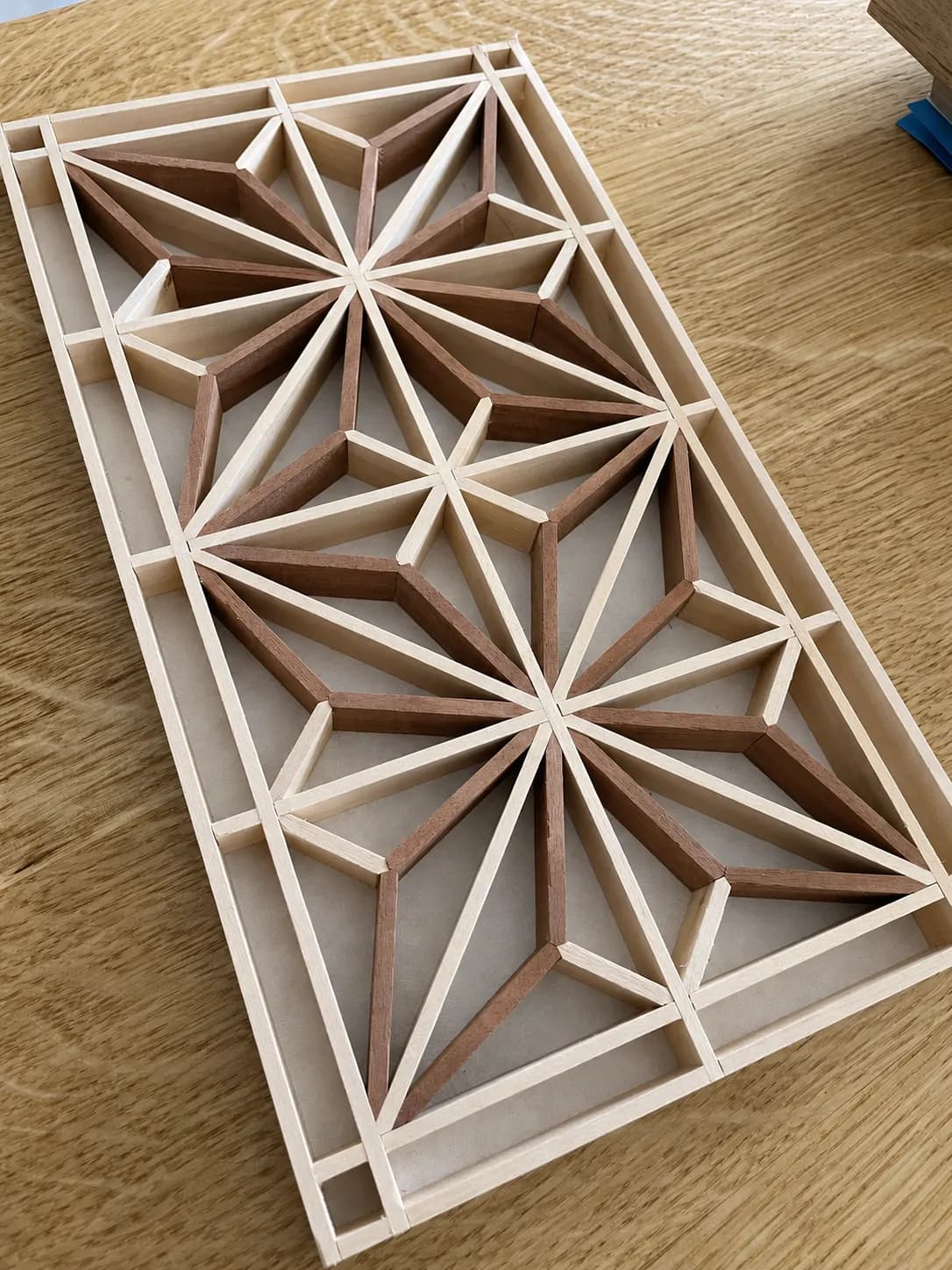 Taller de Kumiko — la pieza terminada