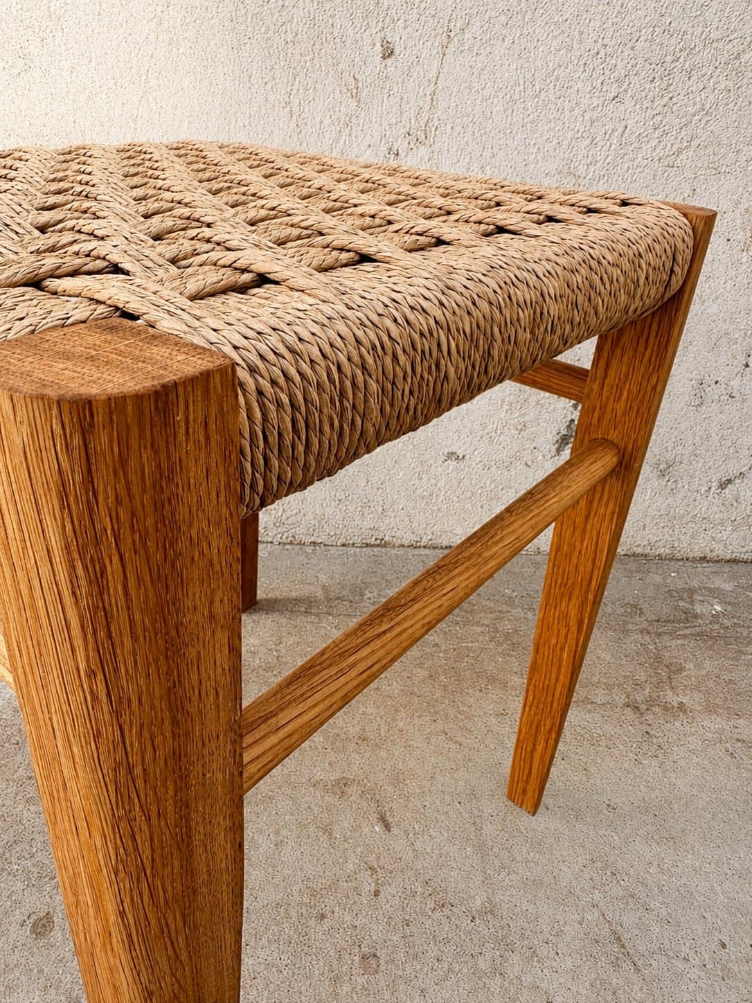Taburete con Asiento Tejido (Cuerda Danesa) — el taller